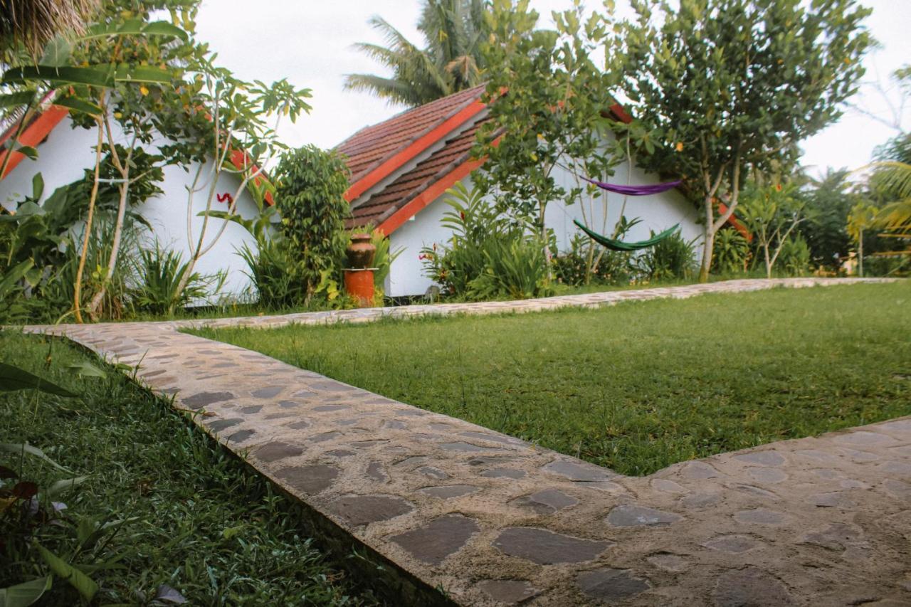 Novia Guest House Lombok-テテバトゥ エクステリア 写真