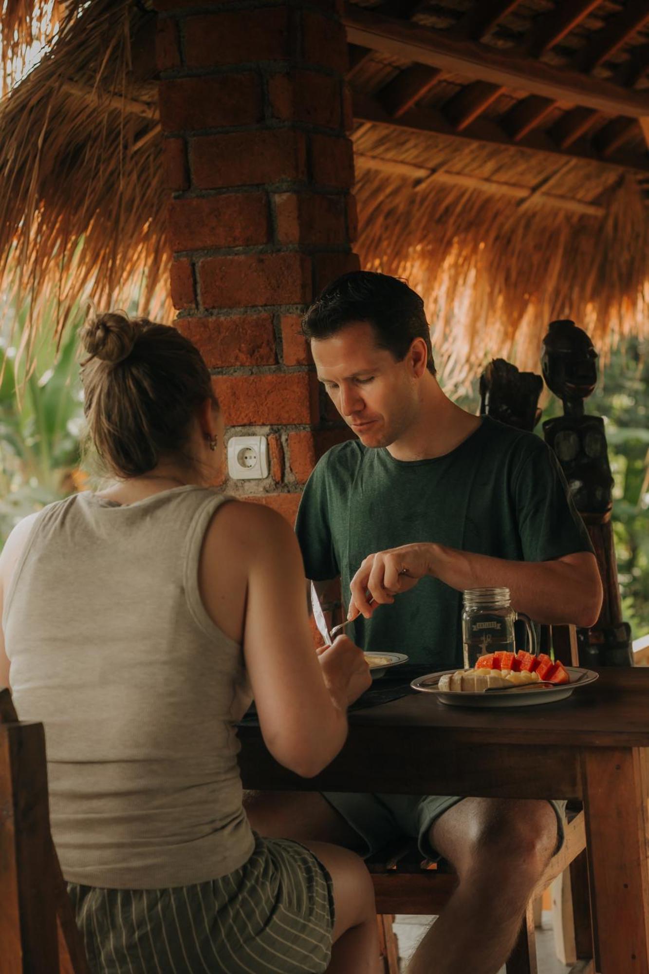 Novia Guest House Lombok-テテバトゥ エクステリア 写真